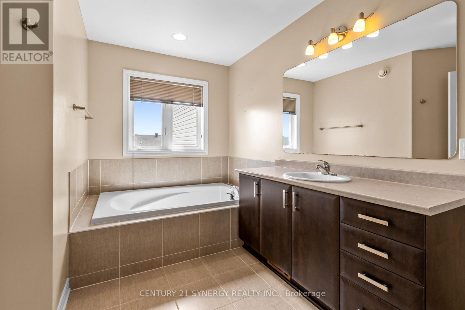 430 FOXHALL WAY - Image 25
