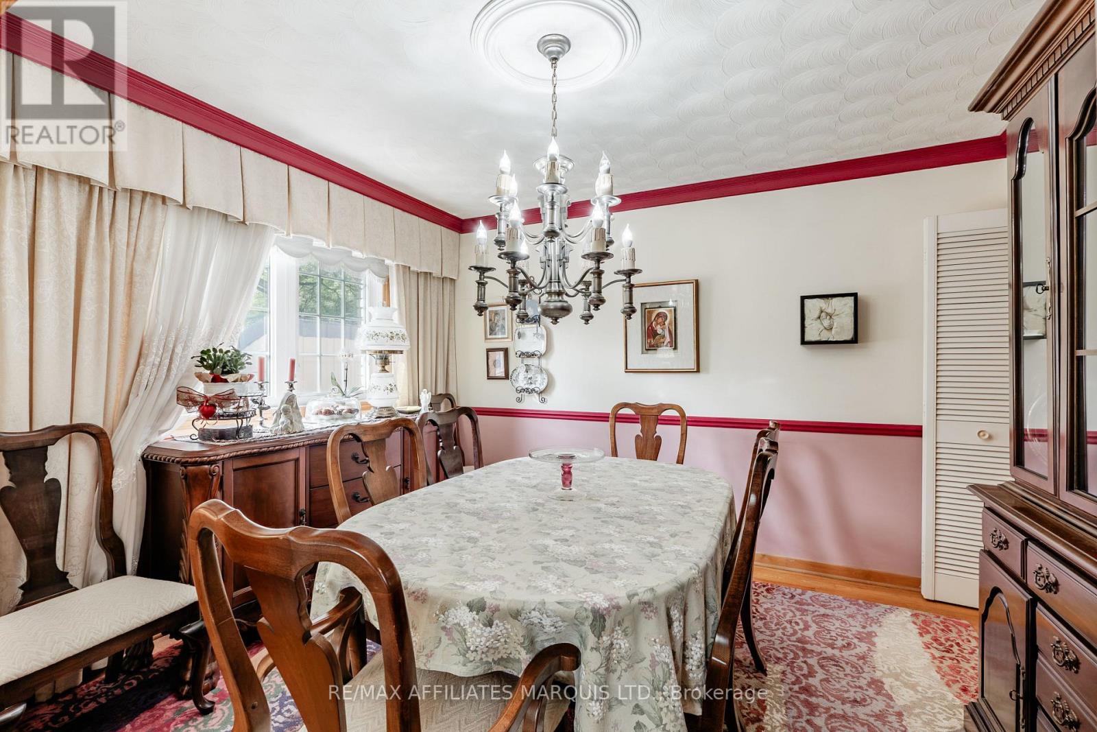 645 DUNDAS CRESCENT - 10