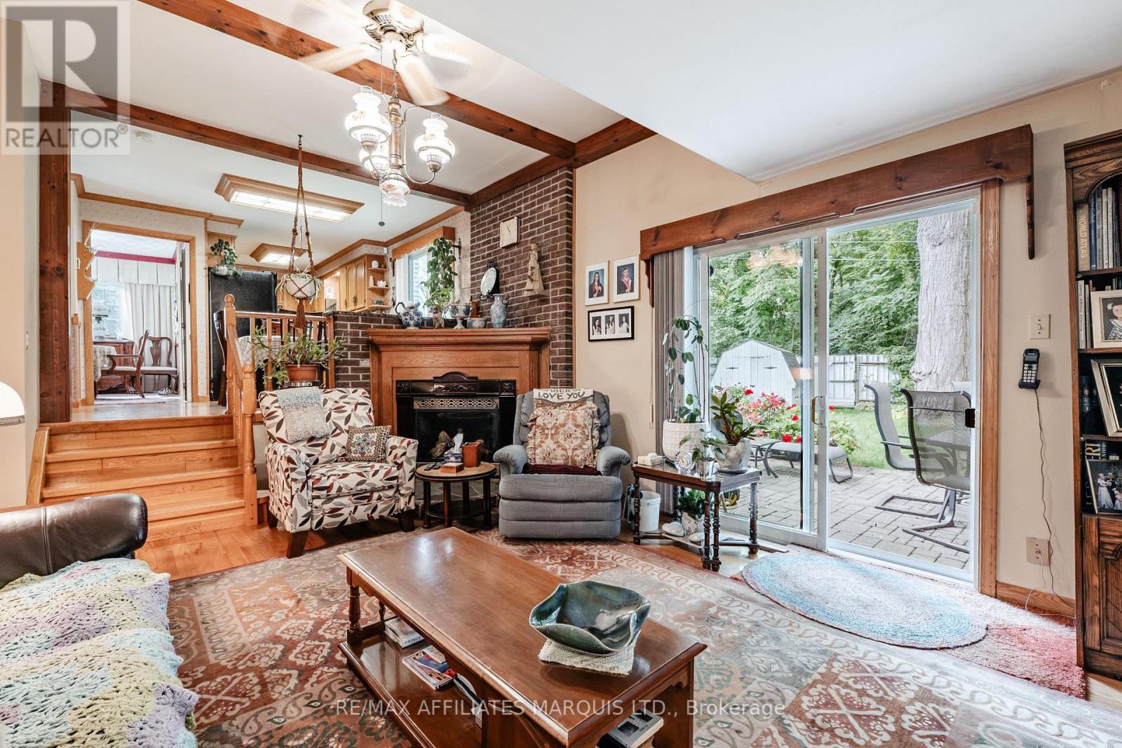 645 DUNDAS CRESCENT - 19