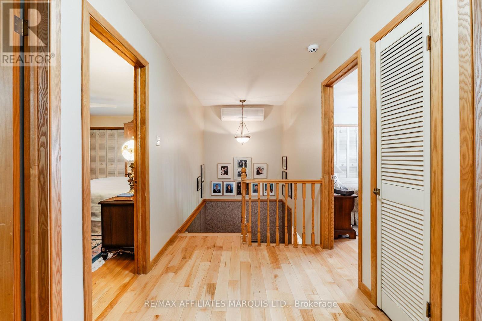 645 DUNDAS CRESCENT - 22
