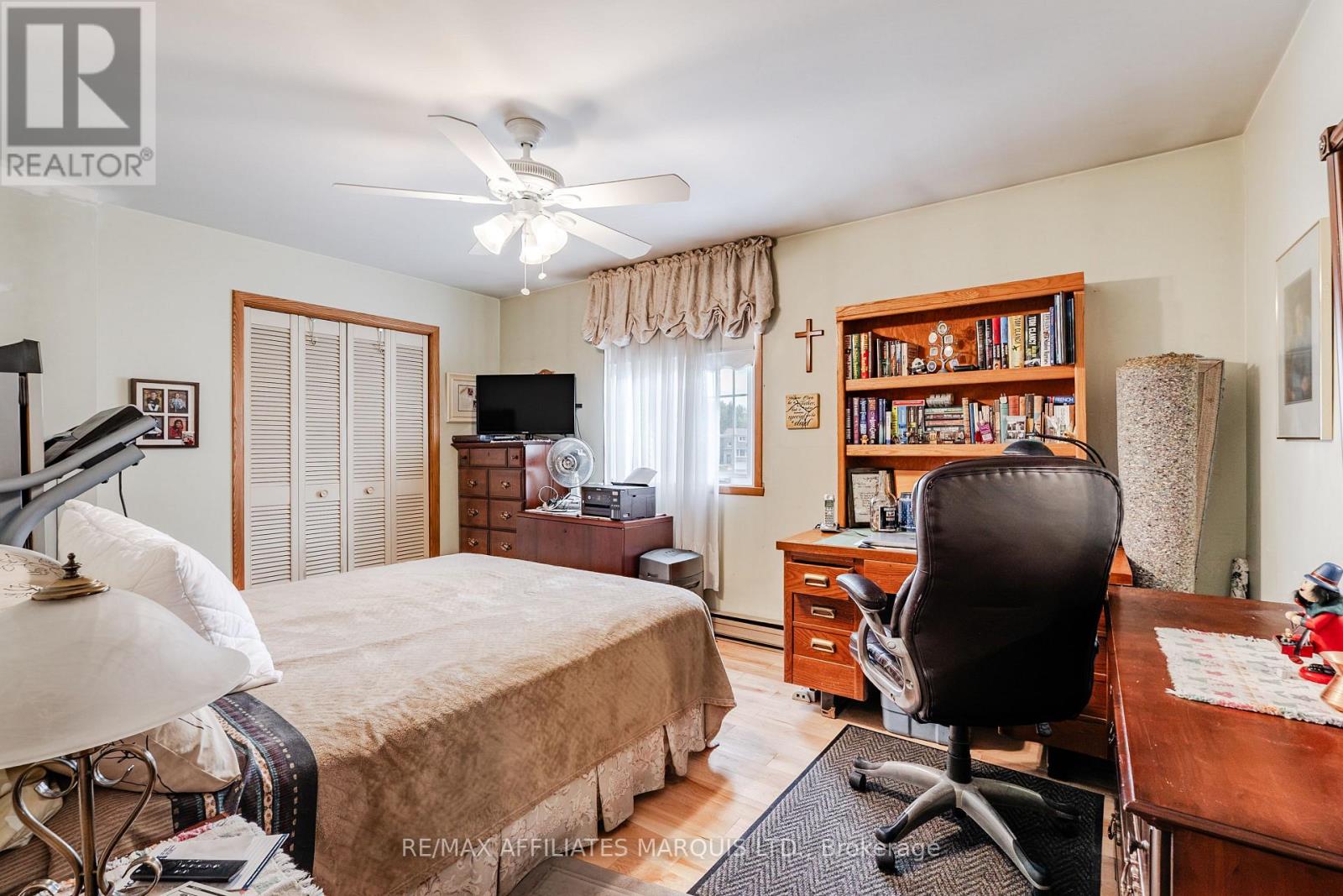 645 DUNDAS CRESCENT - 30