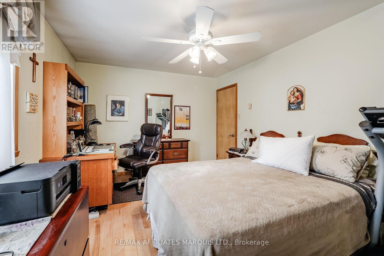 645 DUNDAS CRESCENT - 31
