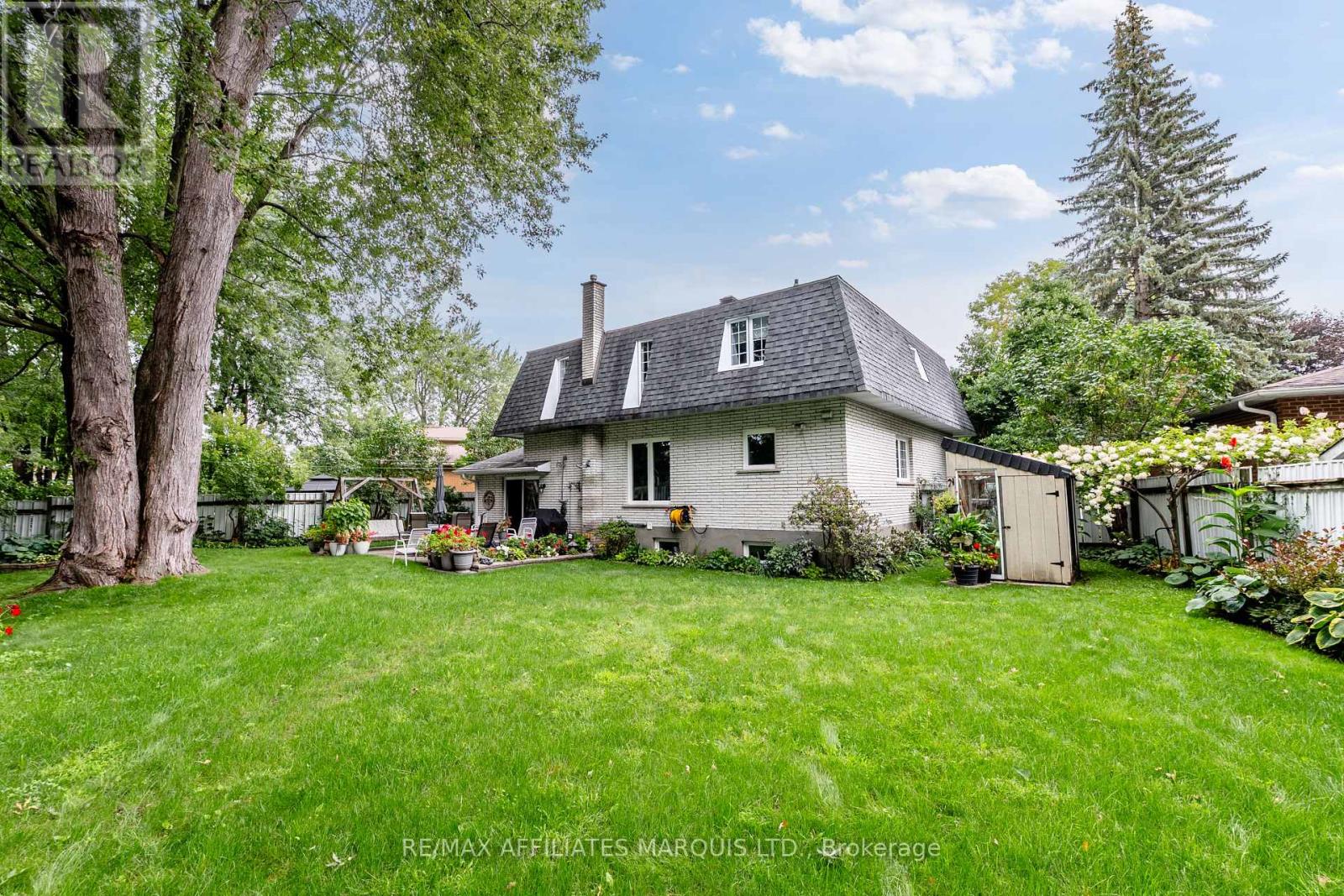645 DUNDAS CRESCENT - 37
