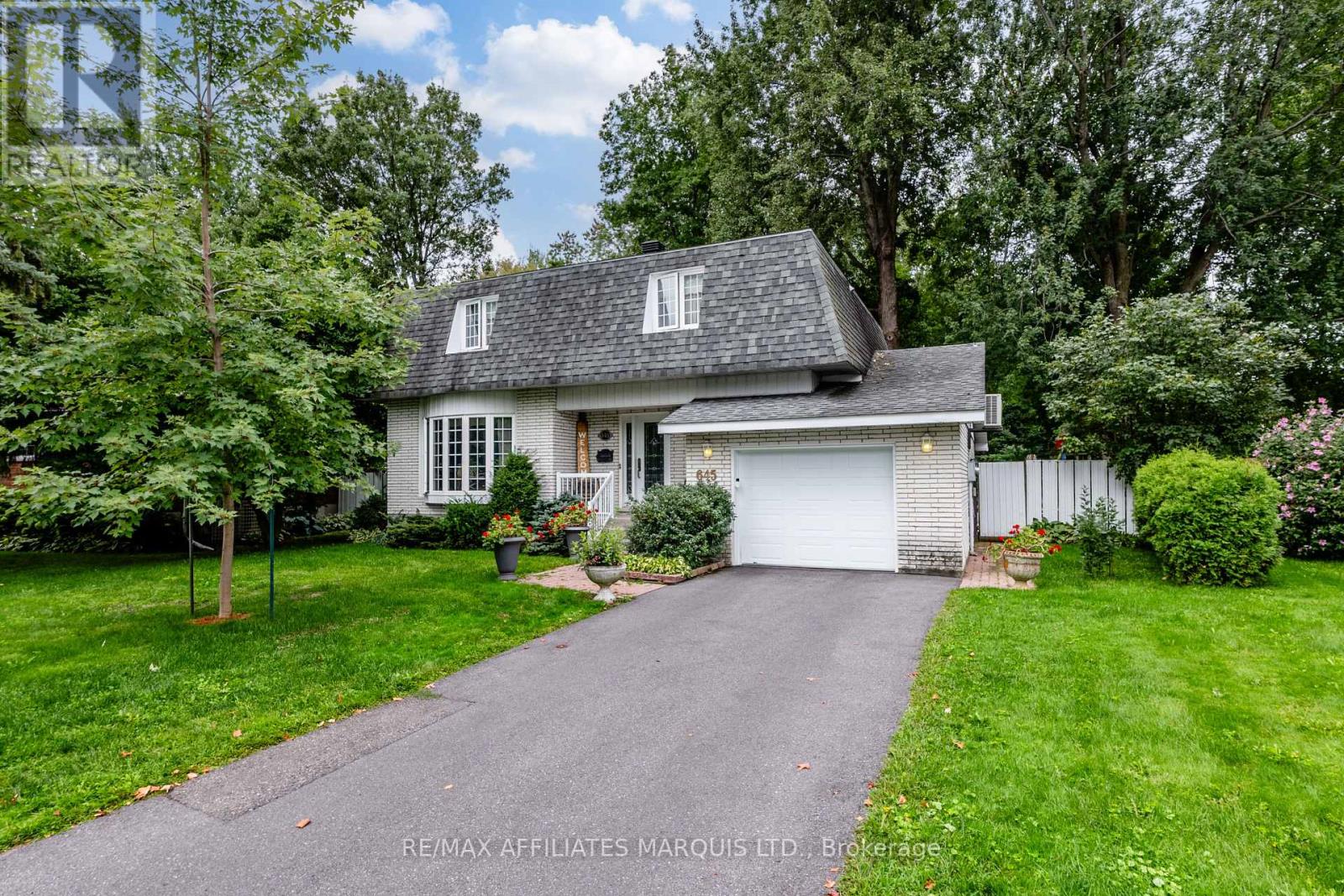 645 DUNDAS CRESCENT - Image 4