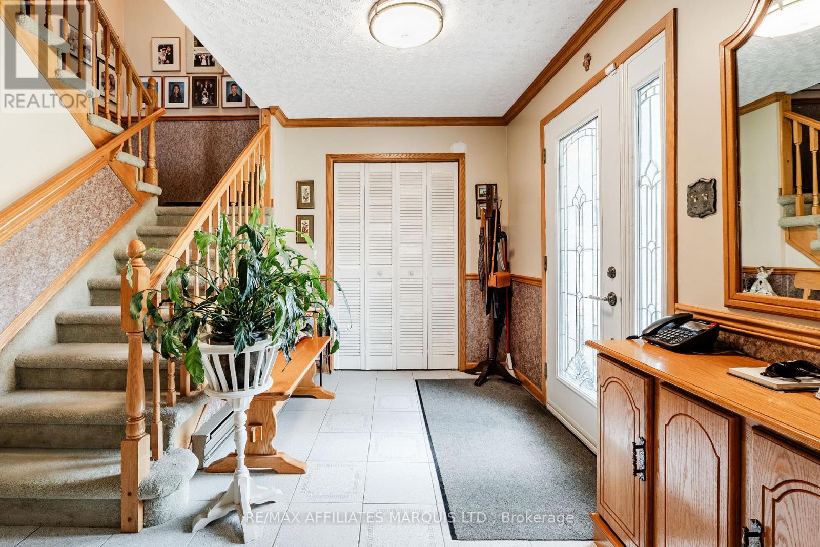 645 DUNDAS CRESCENT - 6