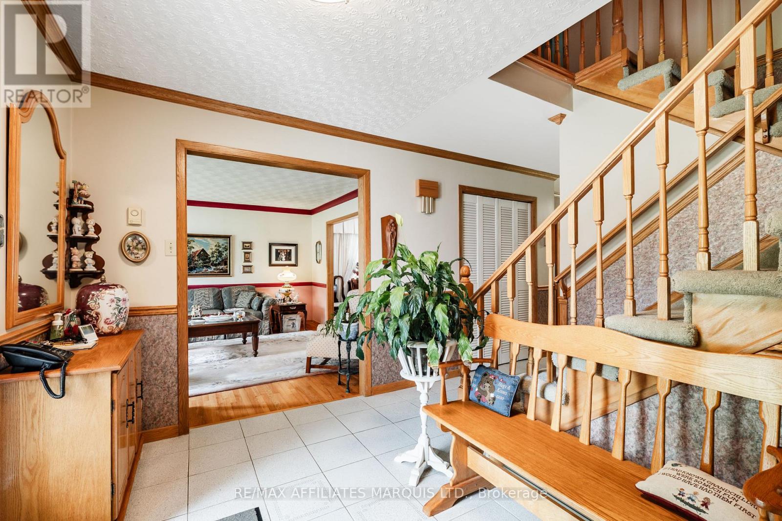 645 DUNDAS CRESCENT - Image 7