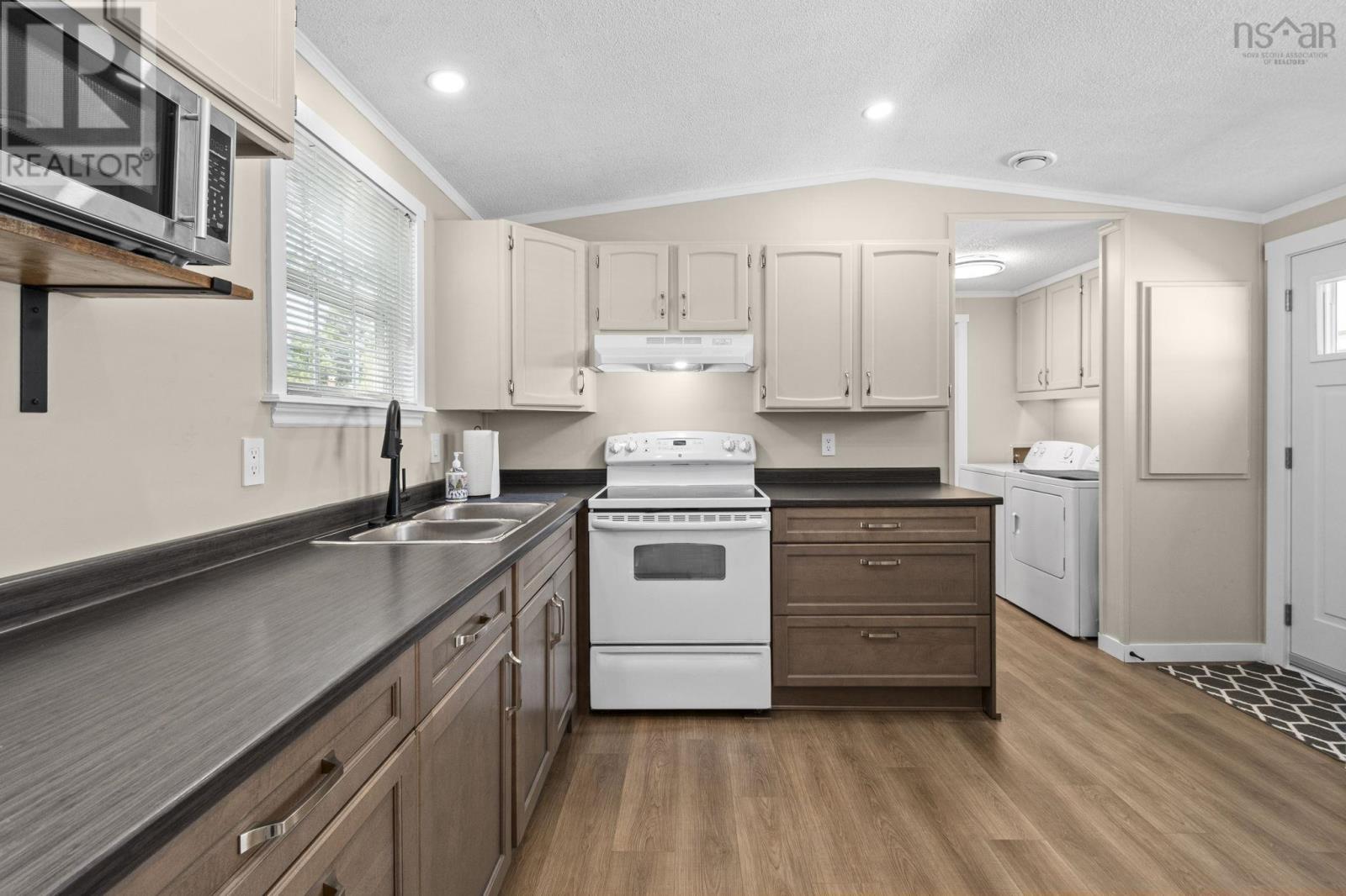 1 Wilbert Devoe Crescent - 7