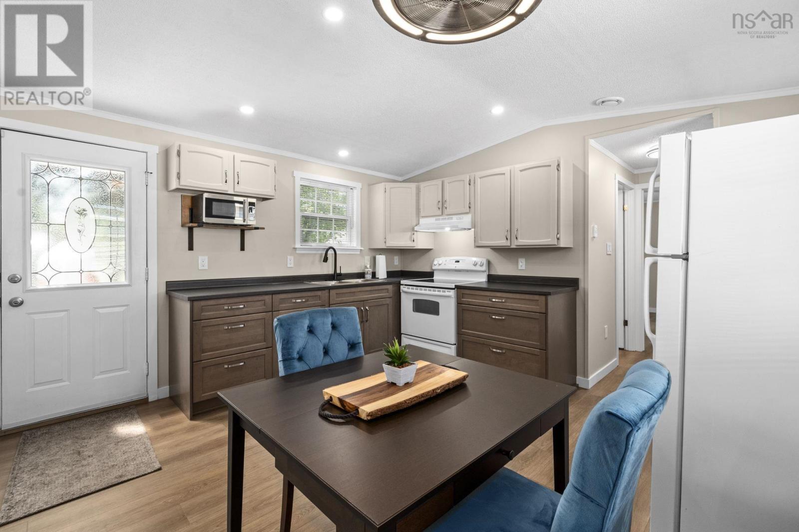 1 Wilbert Devoe Crescent - 6