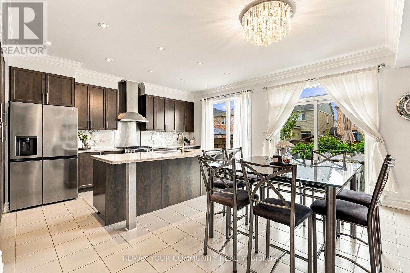 176 TIGERTAIL CRESCENT - 16