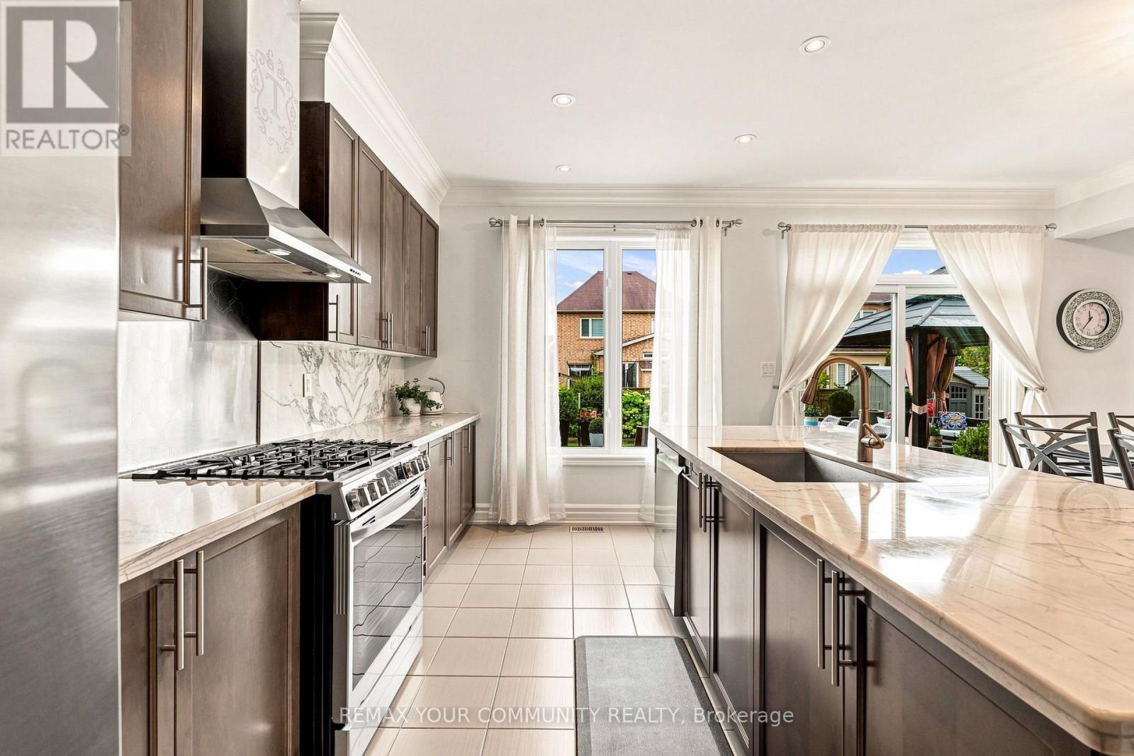 176 TIGERTAIL CRESCENT - 17