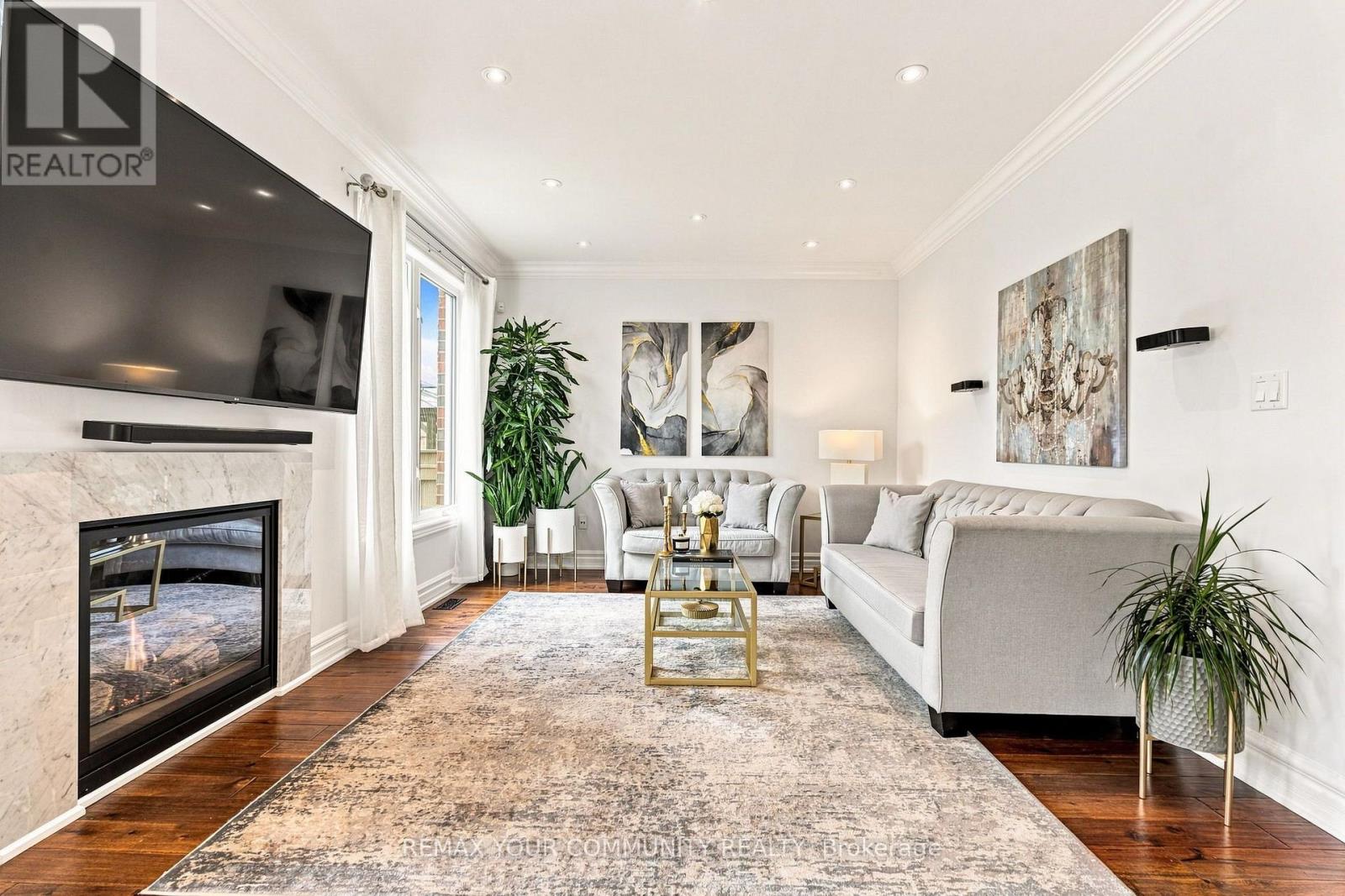 176 TIGERTAIL CRESCENT - 21