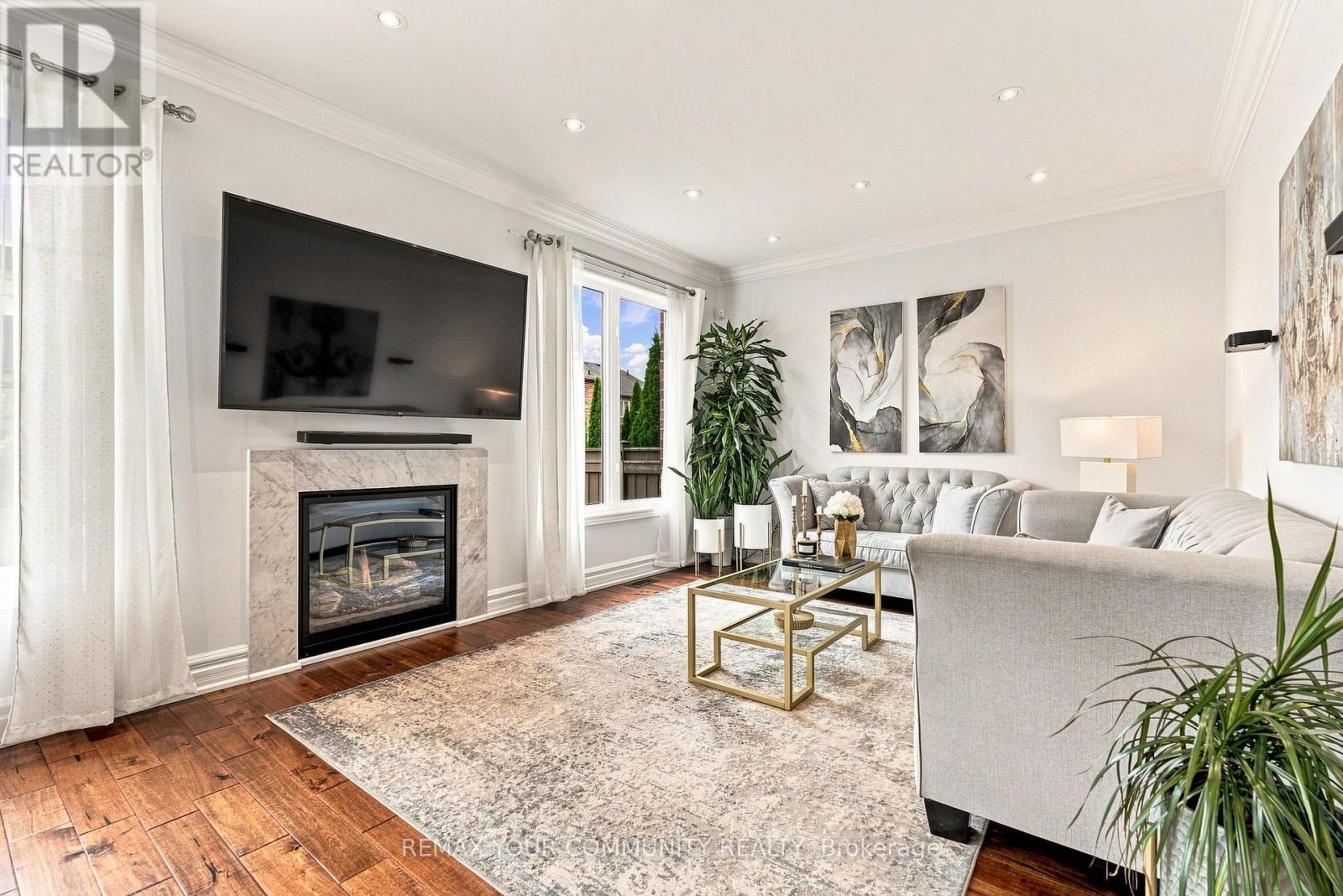 176 TIGERTAIL CRESCENT - 22