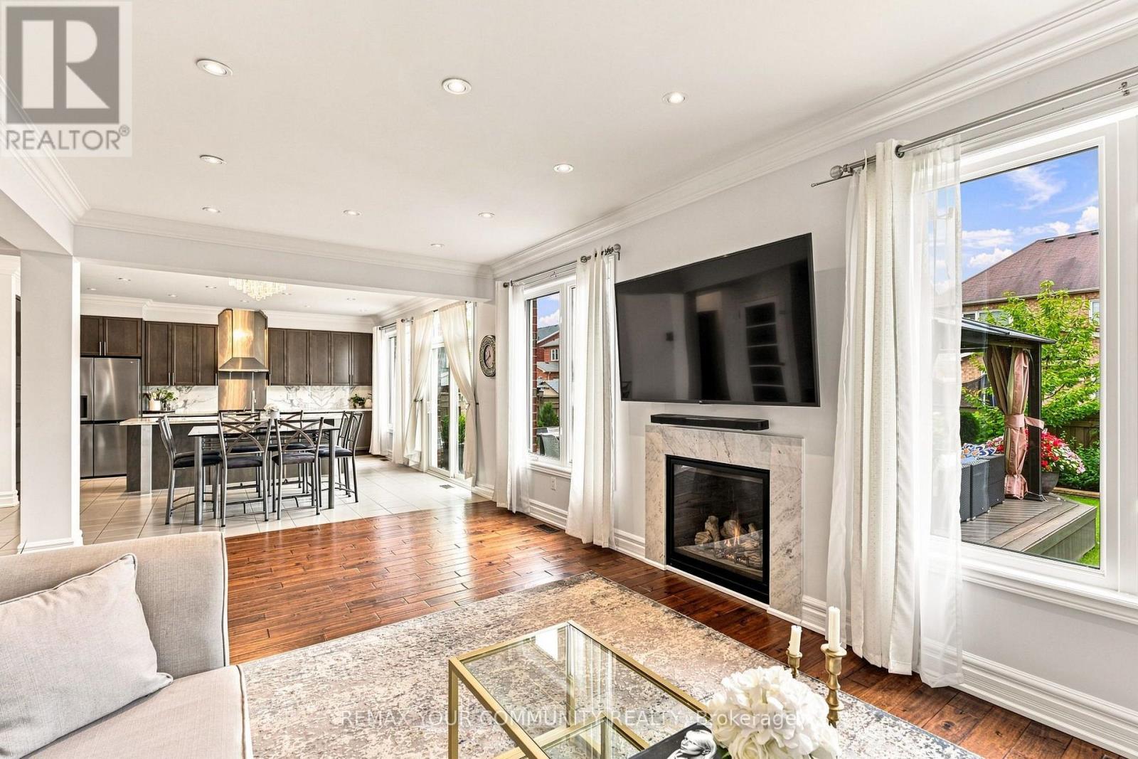 176 TIGERTAIL CRESCENT - 23