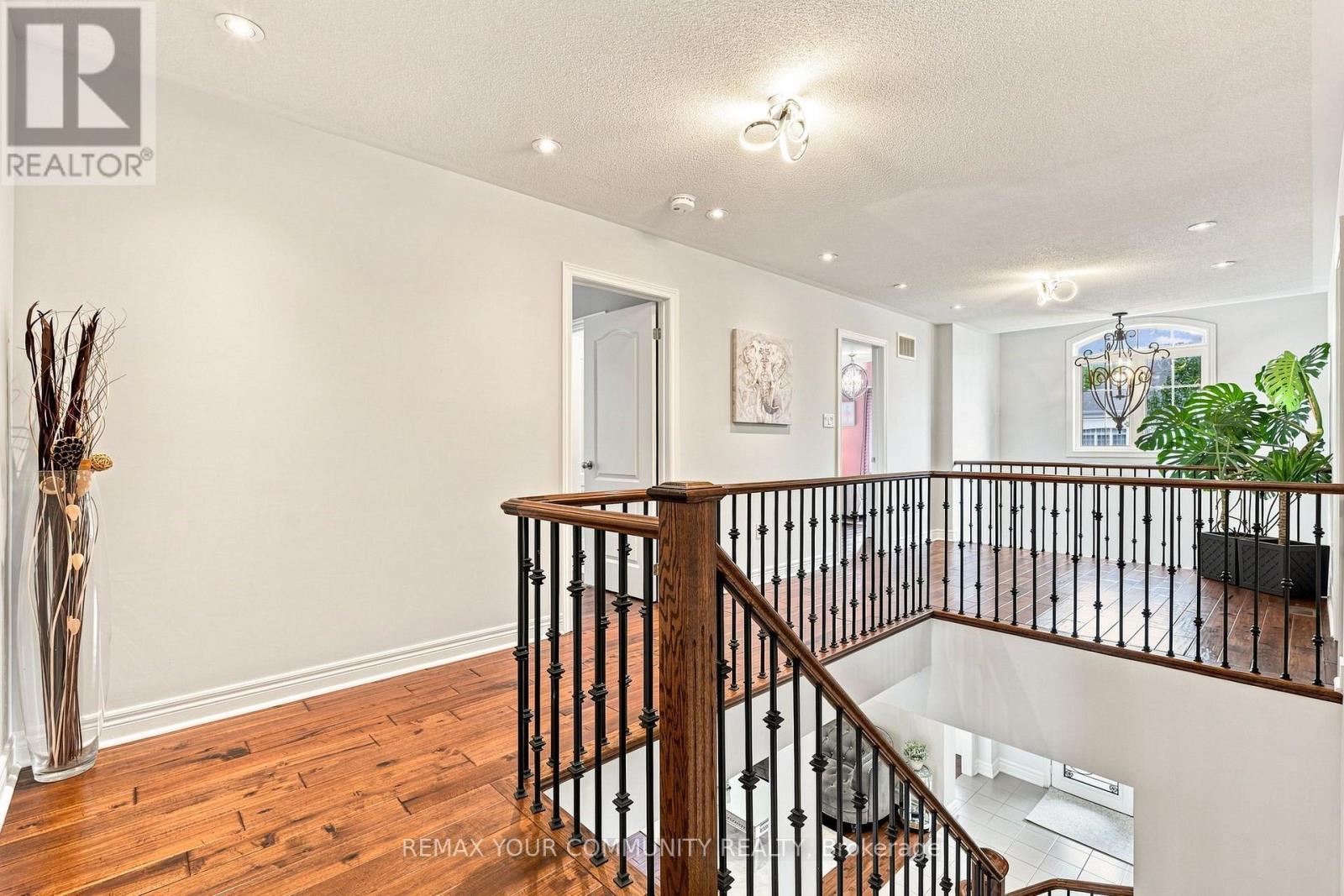 176 TIGERTAIL CRESCENT - 29