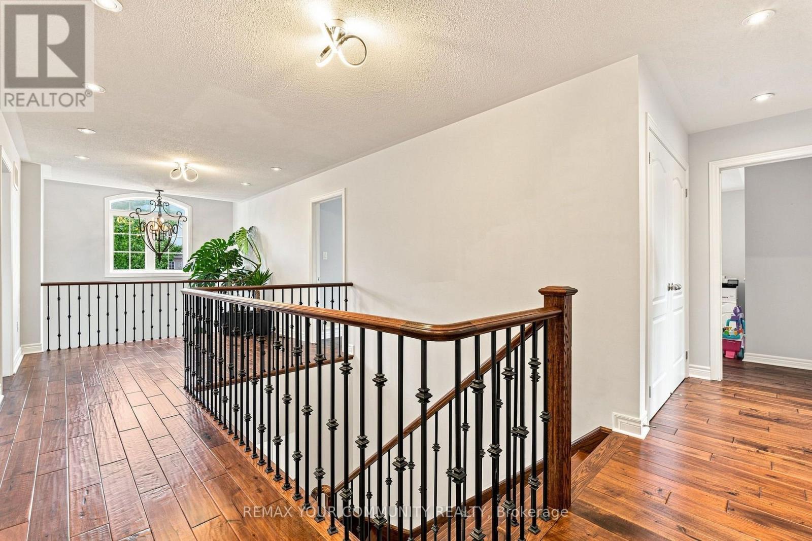 176 TIGERTAIL CRESCENT - 30