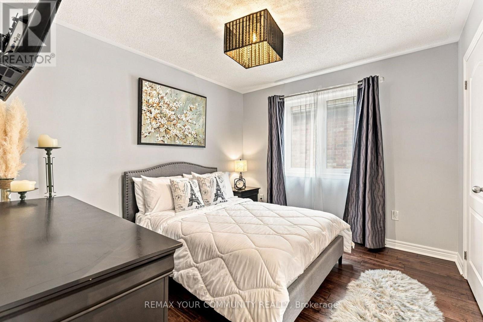 176 TIGERTAIL CRESCENT - 38
