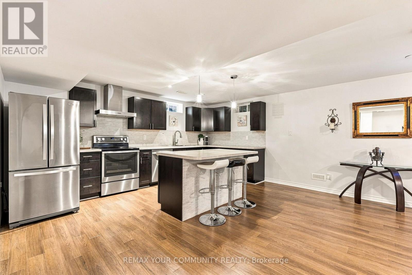 176 TIGERTAIL CRESCENT - 41