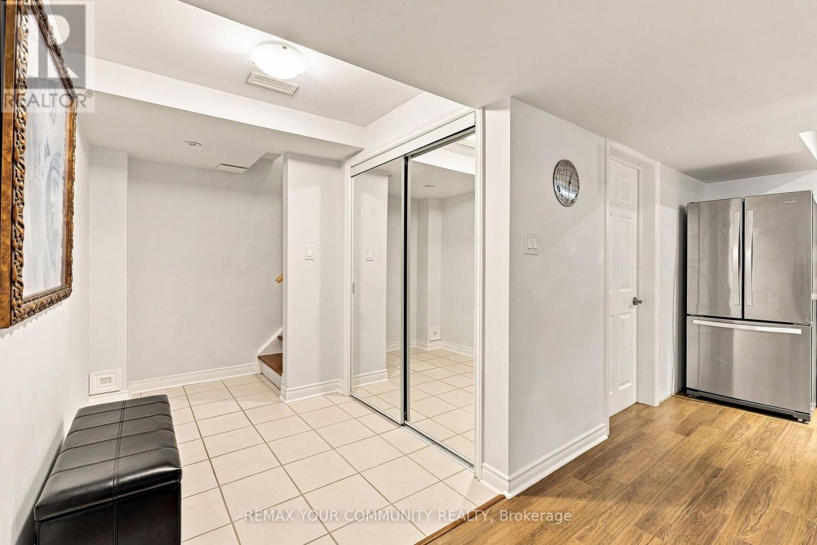 176 TIGERTAIL CRESCENT - 42