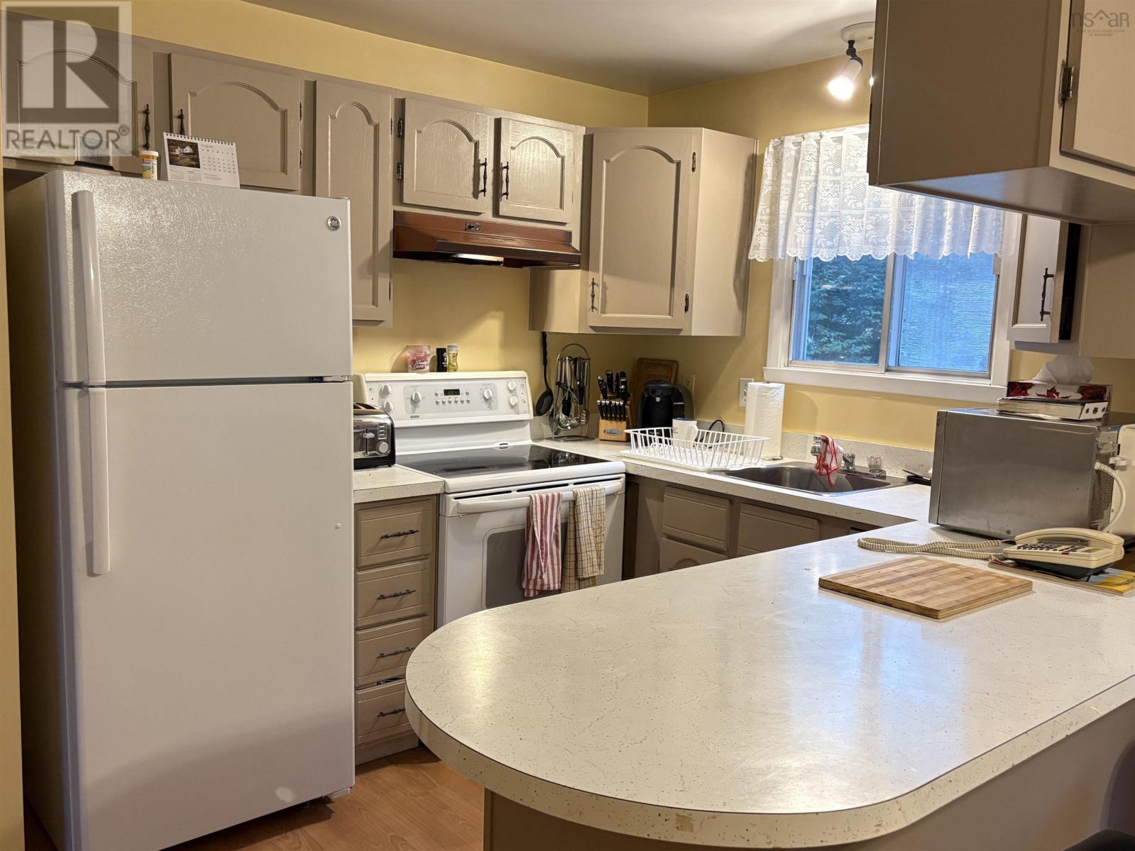 Property 22 of 34 of 101 Kenwood Drive