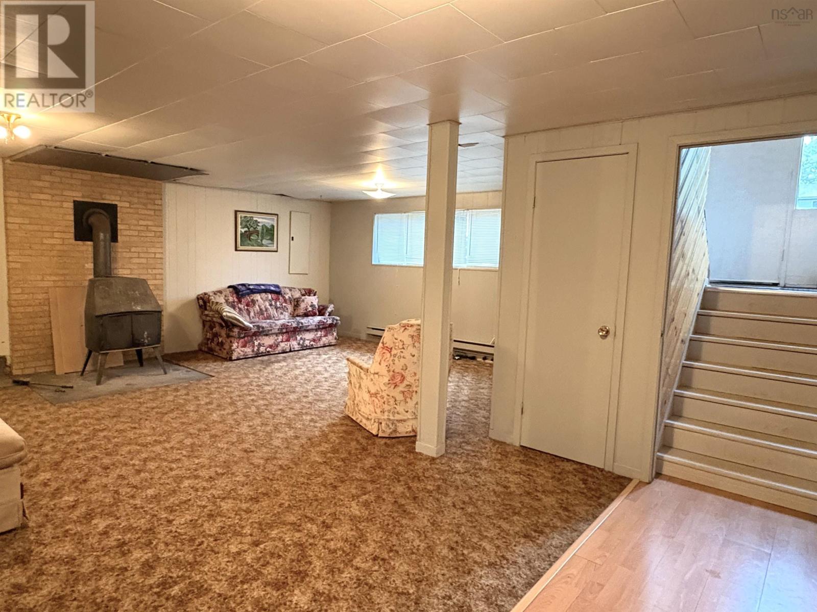 Property 32 of 34 of 101 Kenwood Drive