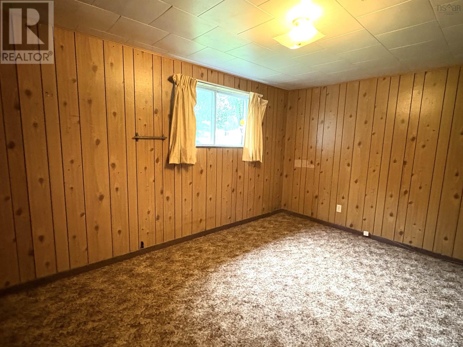 Property 33 of 34 of 101 Kenwood Drive