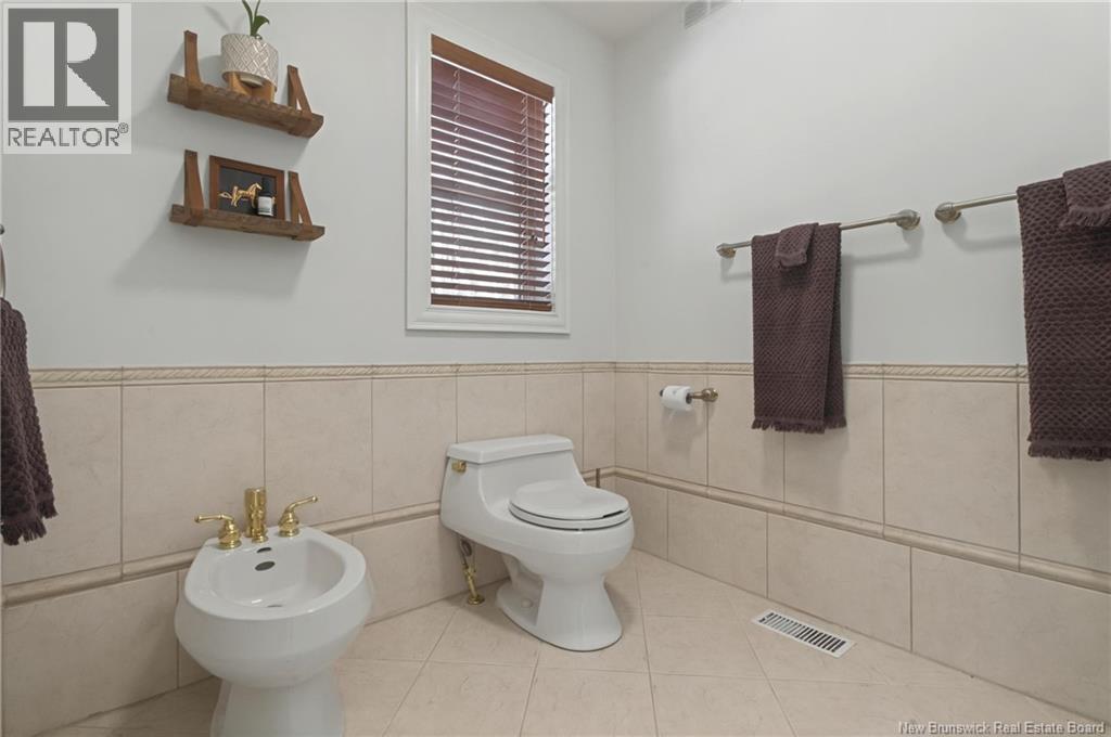 84 Old Forest Road - Image 28