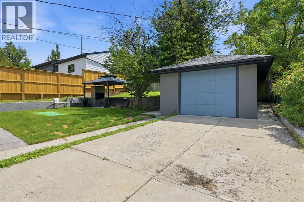 2119 22 Avenue SW - 35