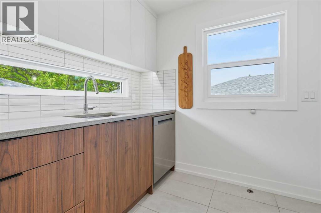 2119 22 Avenue SW - 10