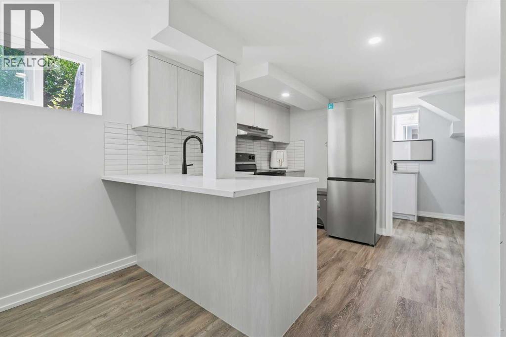 2119 22 Avenue SW - 25