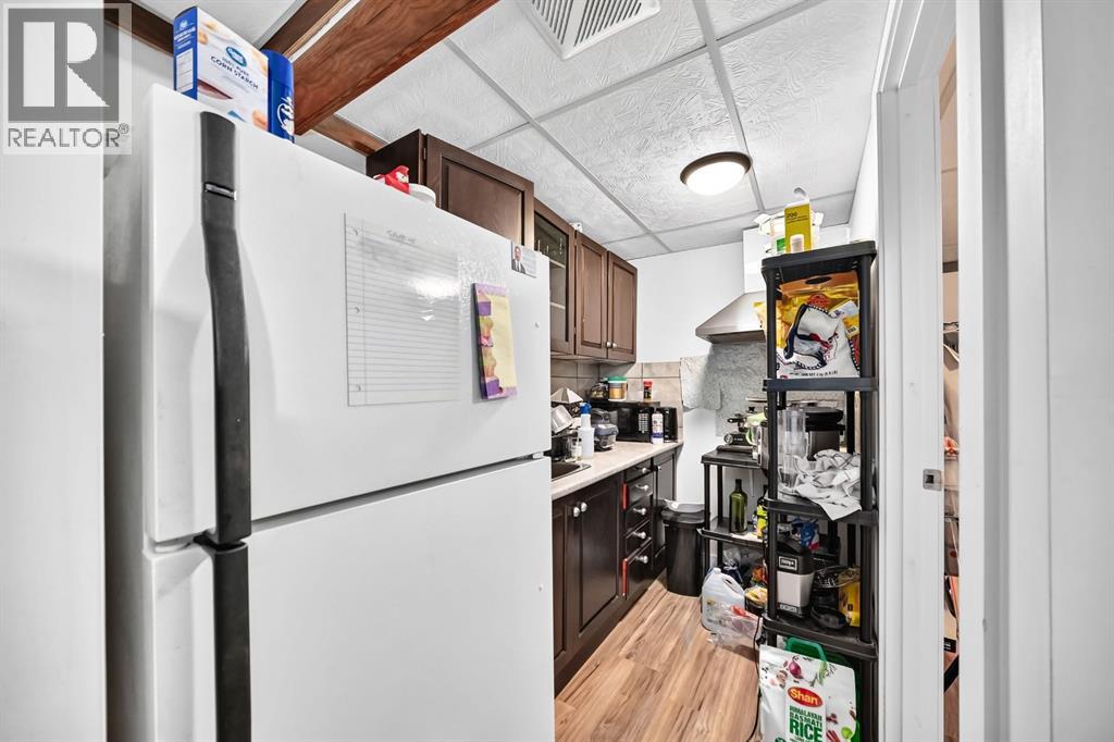 2203 65 Street NE - 39