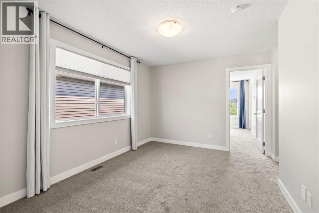 115 Wolf Willow Boulevard SE - 26
