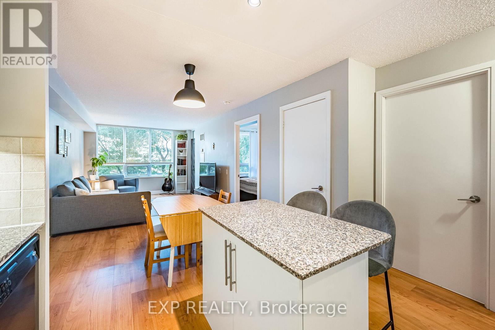 35 VIKING LANE - 11