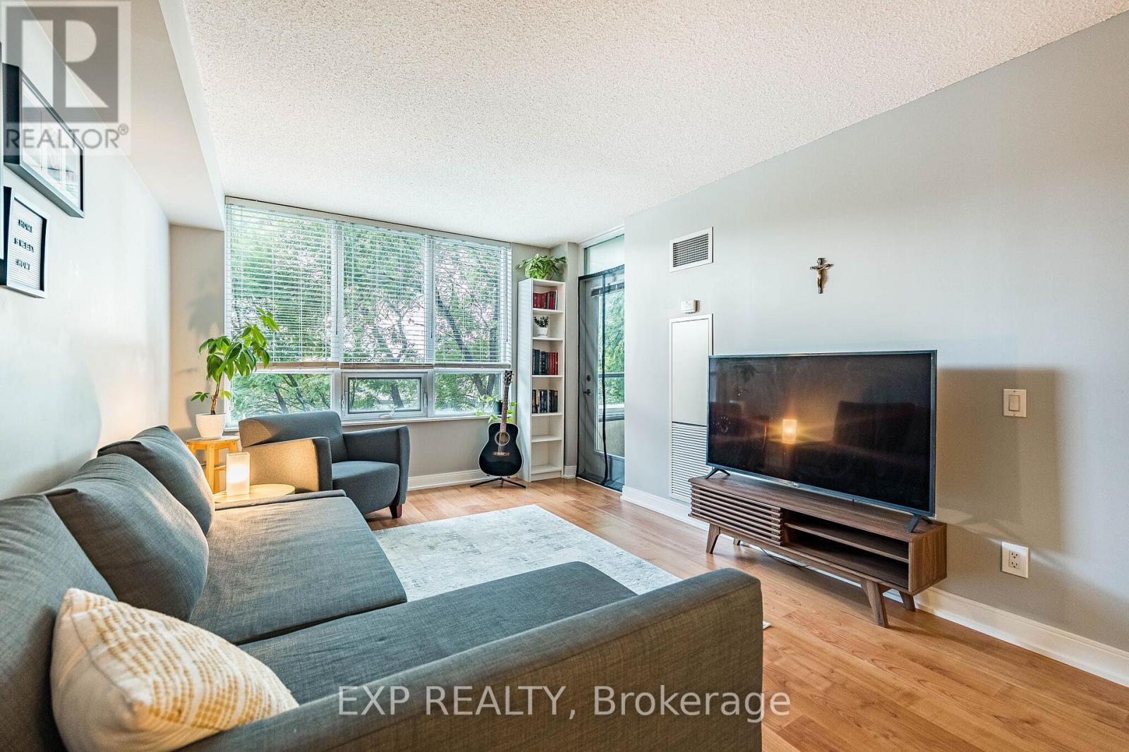 35 VIKING LANE - 14