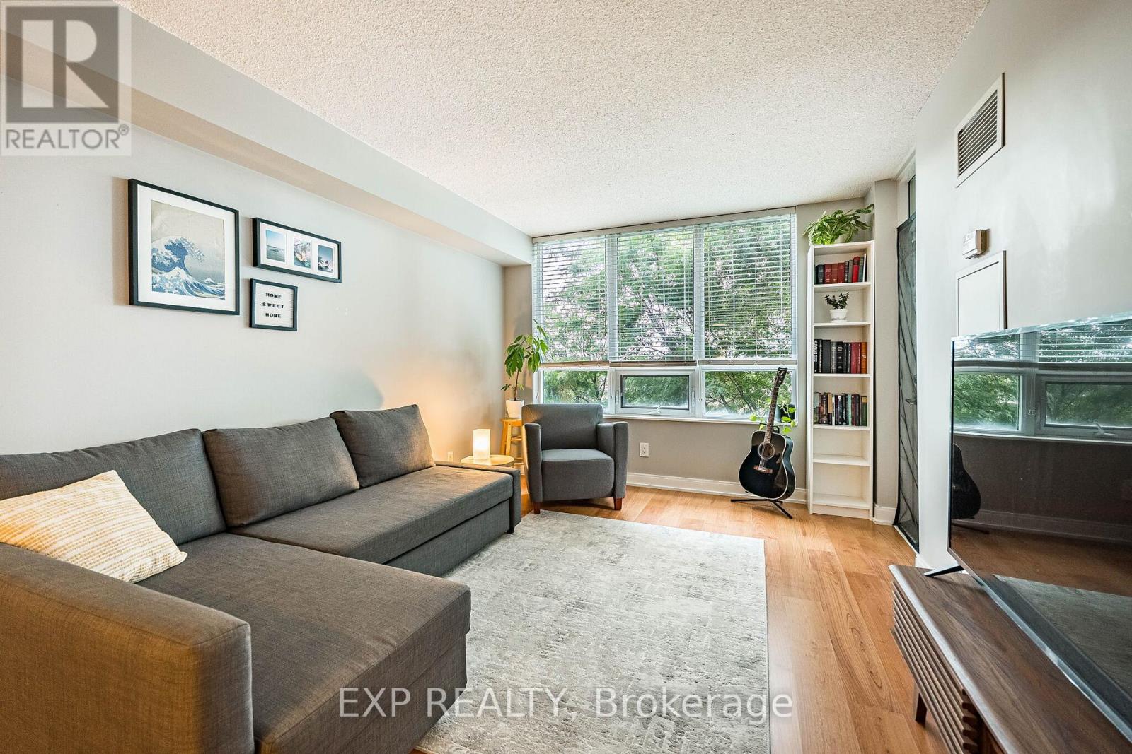 35 VIKING LANE - 15