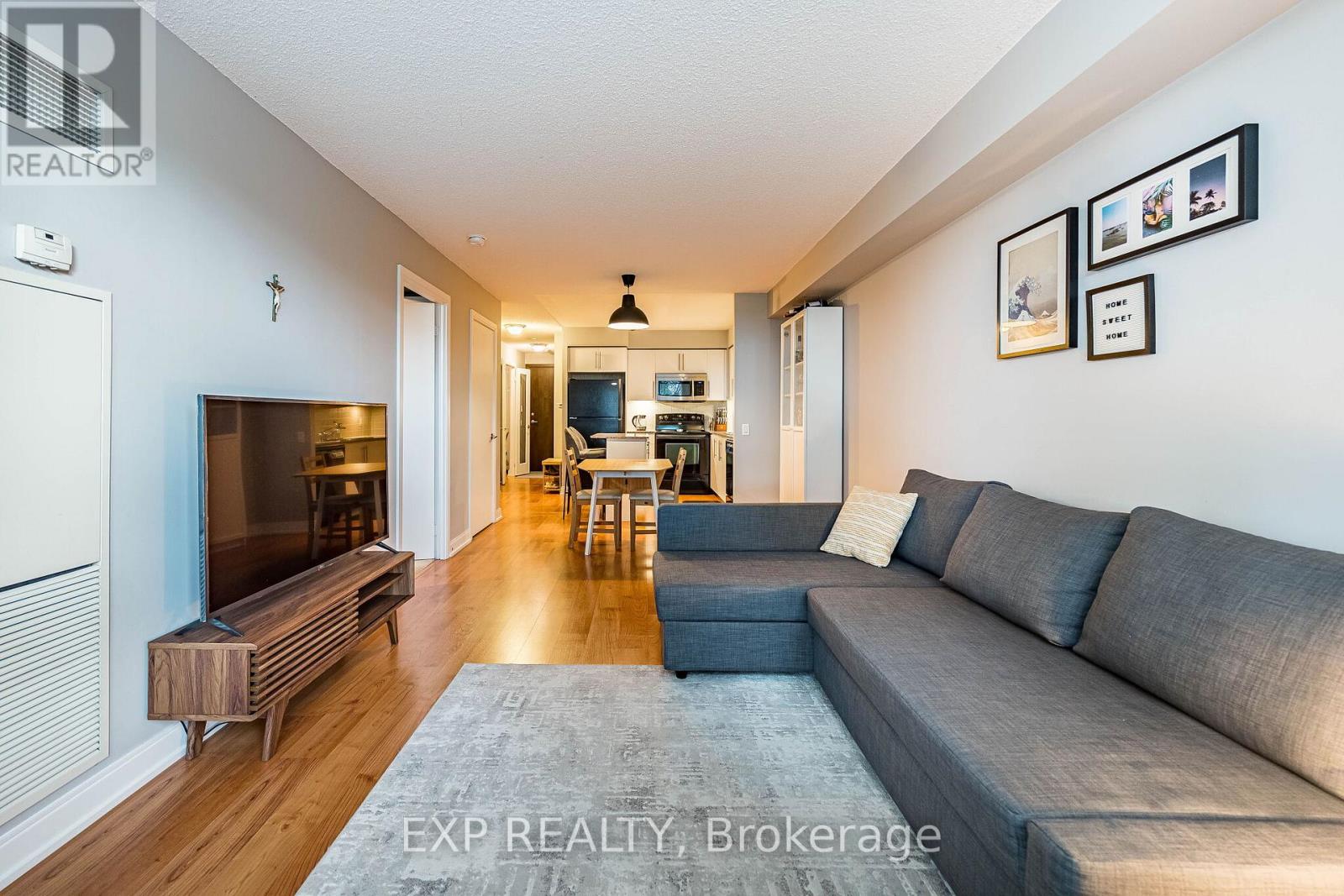 35 VIKING LANE - 16