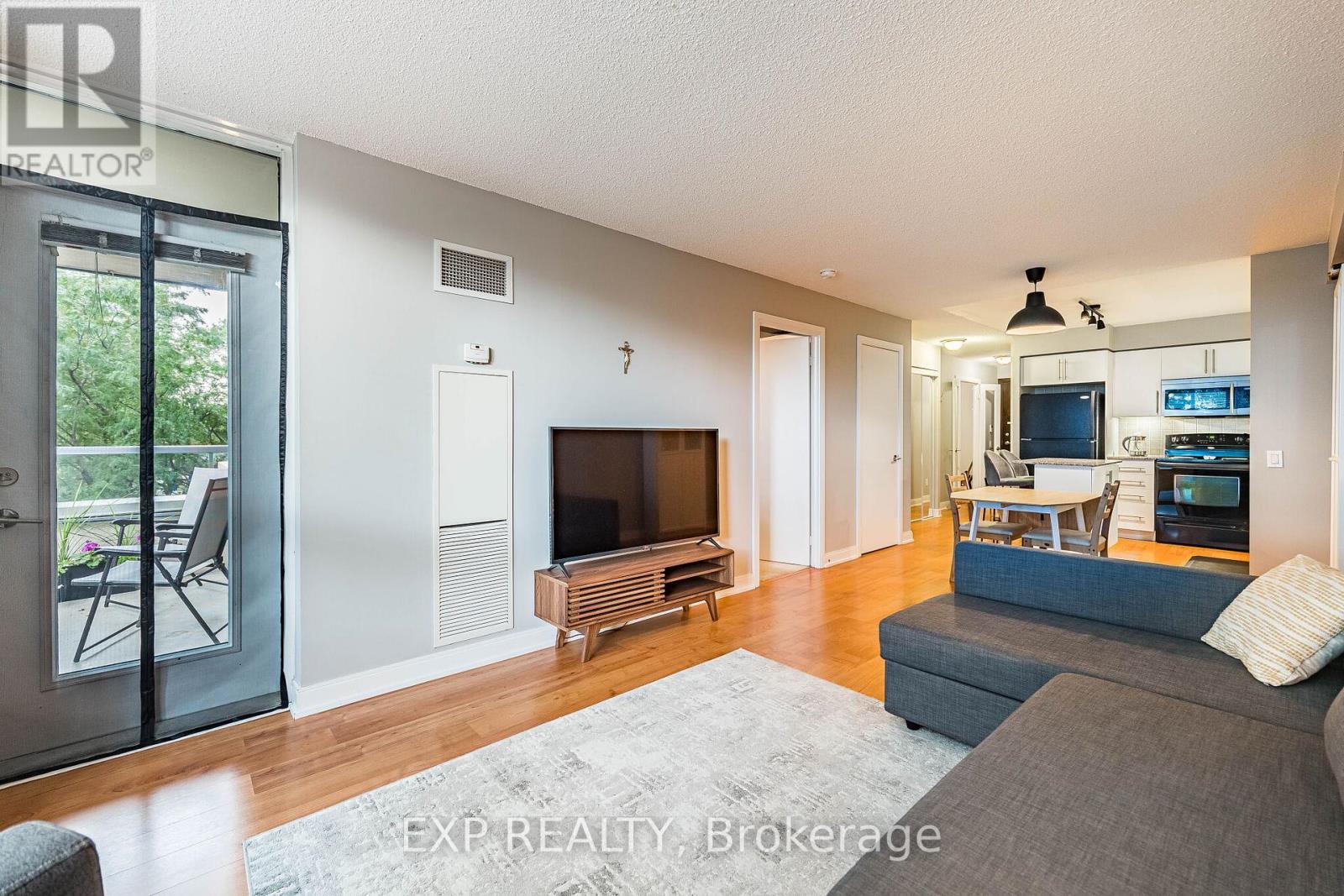 35 VIKING LANE - 17