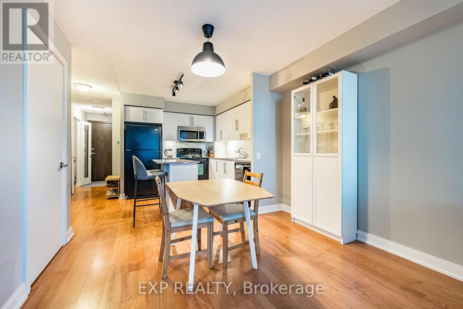35 VIKING LANE - 18
