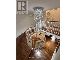 2067 Hunters Wood Drive, Burlington, ON L7M2T1 Photo 12