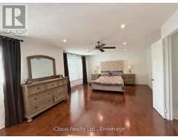 2067 Hunters Wood Drive, Burlington, ON L7M2T1 Photo 13
