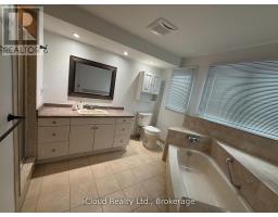2067 Hunters Wood Drive, Burlington, ON L7M2T1 Photo 17