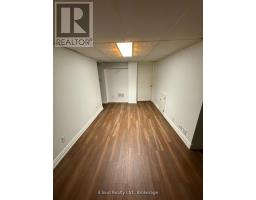 2067 Hunters Wood Drive, Burlington, ON L7M2T1 Photo 19