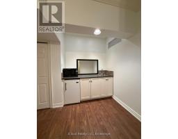 2067 Hunters Wood Drive, Burlington, ON L7M2T1 Photo 20