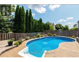 2067 Hunters Wood Drive, Burlington, ON L7M2T1 Photo 22