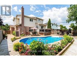 2067 Hunters Wood Drive, Burlington, ON L7M2T1 Photo 23