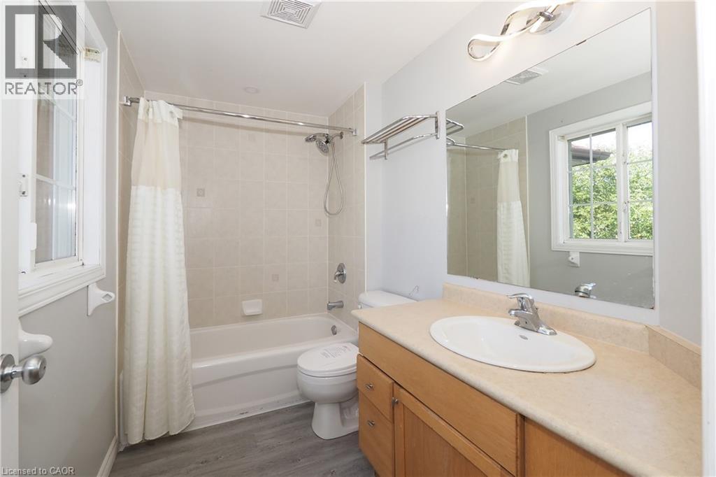 776 PARIS Boulevard - Image 24
