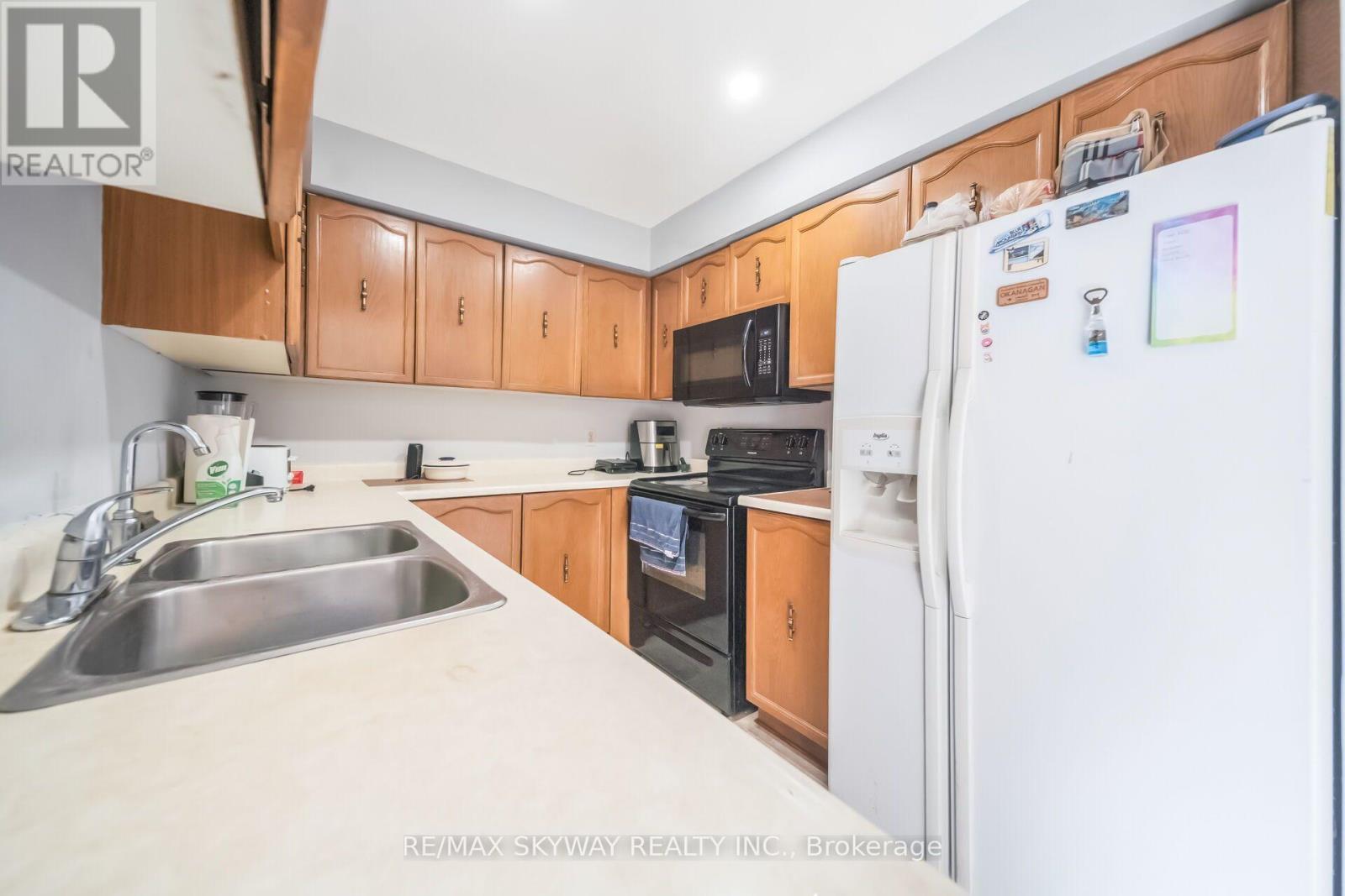 42 NEWBURY DRIVE - 22