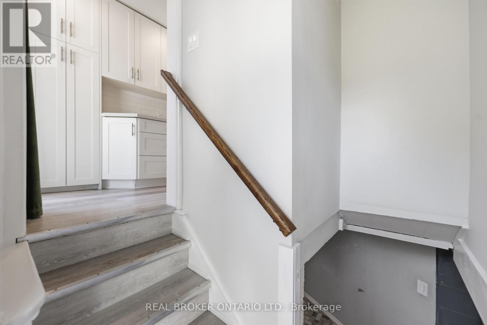 218 LAKE STREET - 32