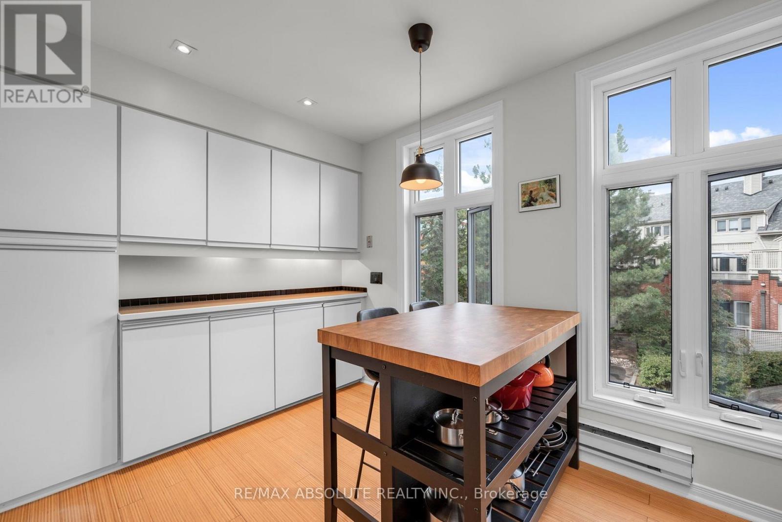 #16 20 CHARLEVOIX STREET - Image 22