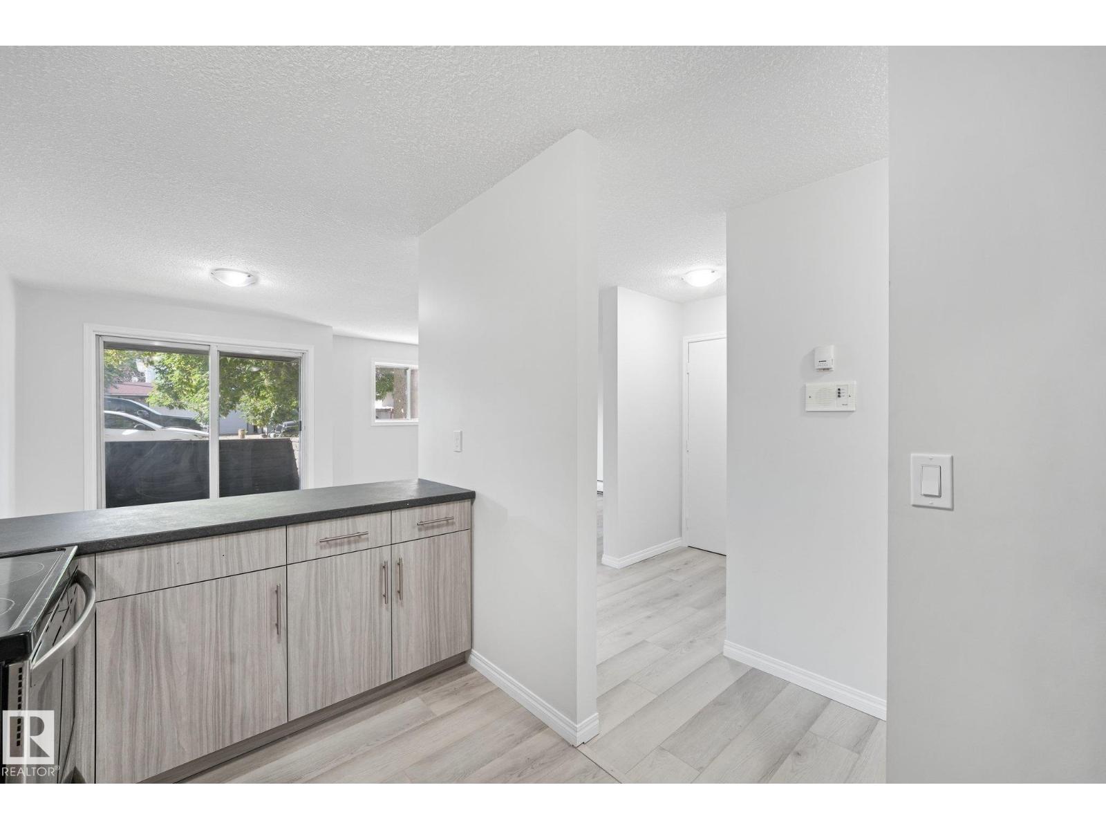 #101 7915 112 AV NW - 11