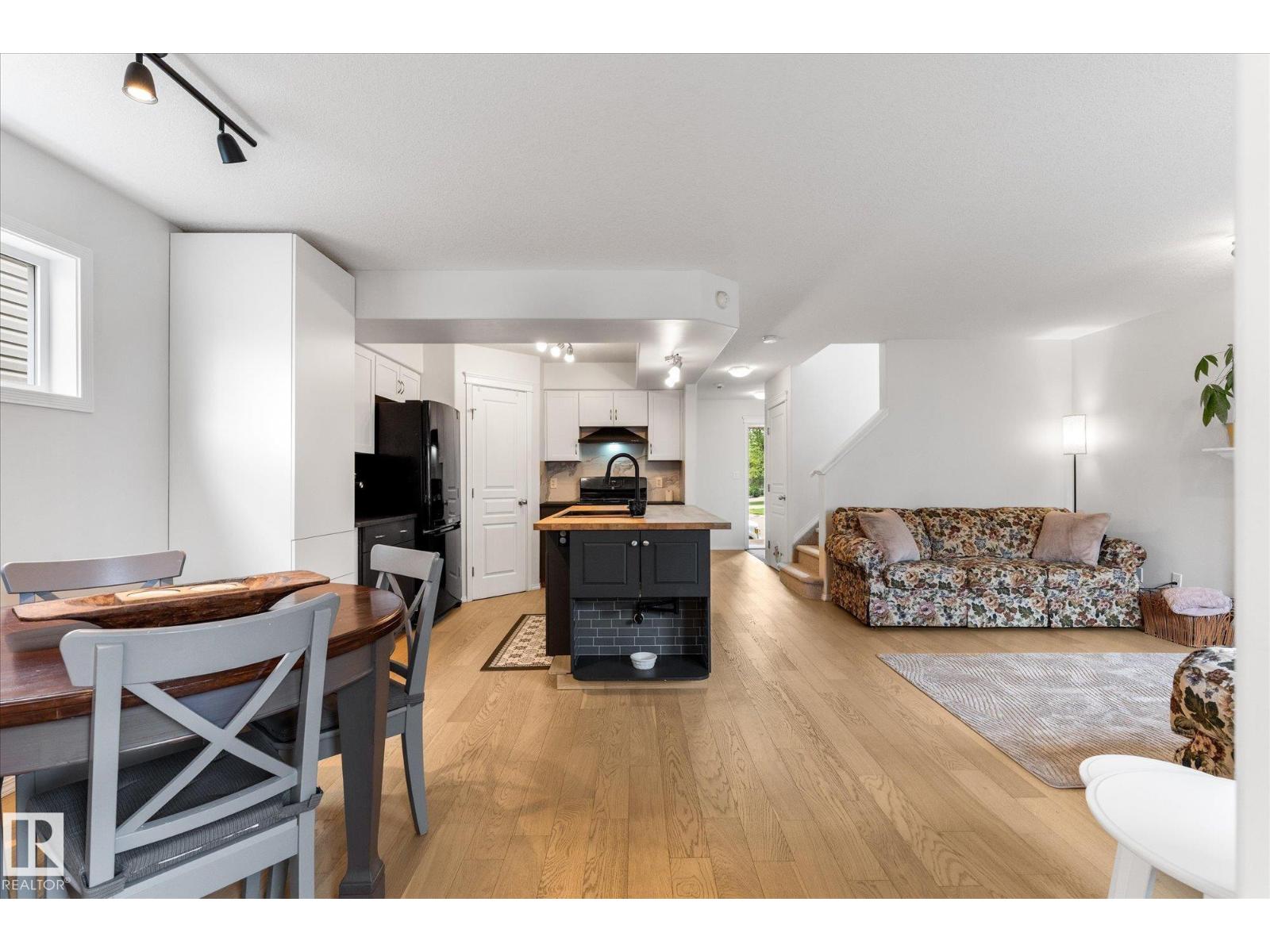 41 SPRUCE VILLAGE DR E - 19